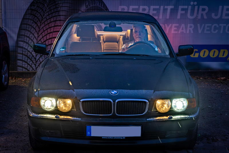 Rhein-Ruhr-Stammtisch im November 2025: Gregor ('leopold456') in seinem BMW 728i (E38)