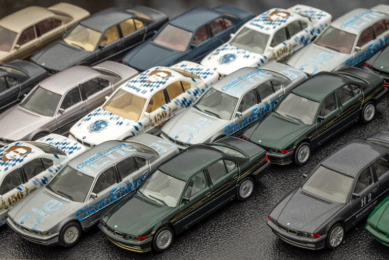 Rhein-Ruhr-Stammtisch im Januar 2026: BMW 7er (E38) Modellauto-Sammlung von Ralf ('cabrioralf')
