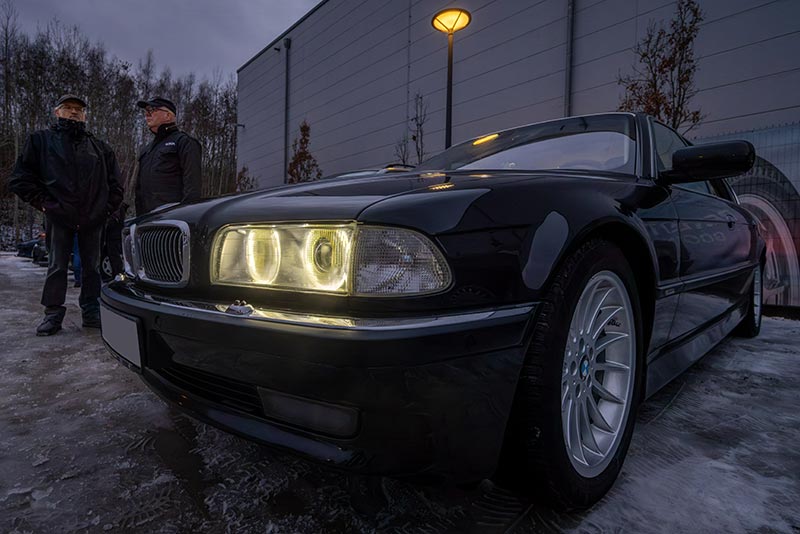 BMW 740iL (E38) von Ralf ('RaBu63') mit nachger�steten Standlichtringen