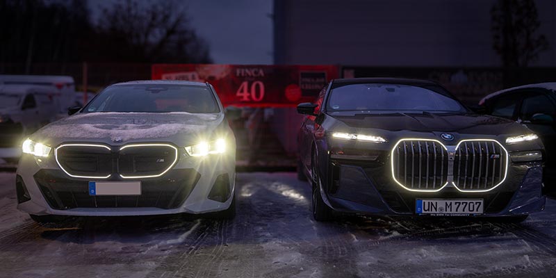 Rhein-Ruhr-Stammtisch im Januar 2026: BMW i5 M60 Touring (G61) von Heiko ('Heiko237') neben dem i7 M70 (G70) von Christian ('Christian')