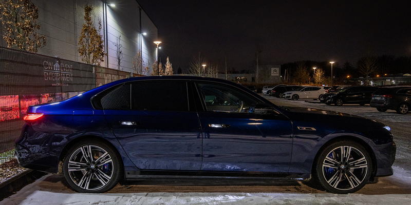 Rhein-Ruhr-Stammtich im Januar 2026: BMW i7 M70 xDrive (G70) in BMW Individual Tansanitblau metallic von Christian ('Christian')