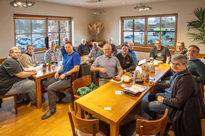 Rhein-Ruhr-Stammtisch im Februar 2026: Teilnehmer in der Finca u. Bar Celona Bochum