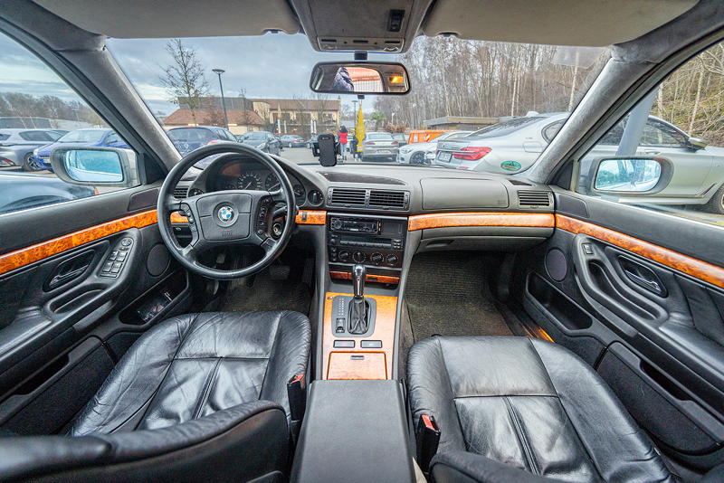 Rhein-Ruhr-Stammtisch im Februar 2026: BMW 728i (E38) von Jerome ('Minidevil_2409'), Innenraum vorne