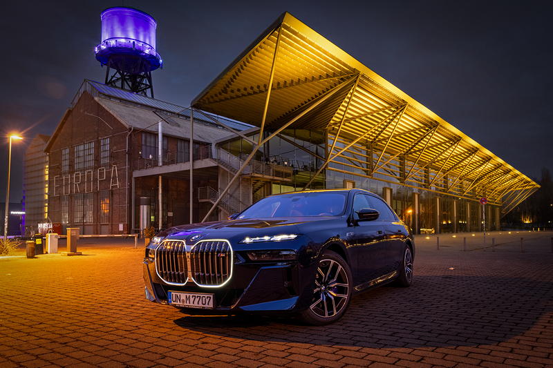 Rhein-Ruhr-Stammtisch im Februar 2026: BMW i7 M70 xDrive (G70) von Christian ('Christian') an der Jahrhunderhalle