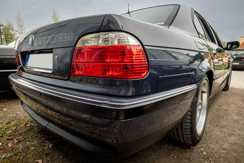 Rhein-Ruhr-Stammtisch im April 2026: BMW 728i (E38) von Oliver ('Olli-Knolli') in Individual Farbe 'Sepiaviolett metallic'