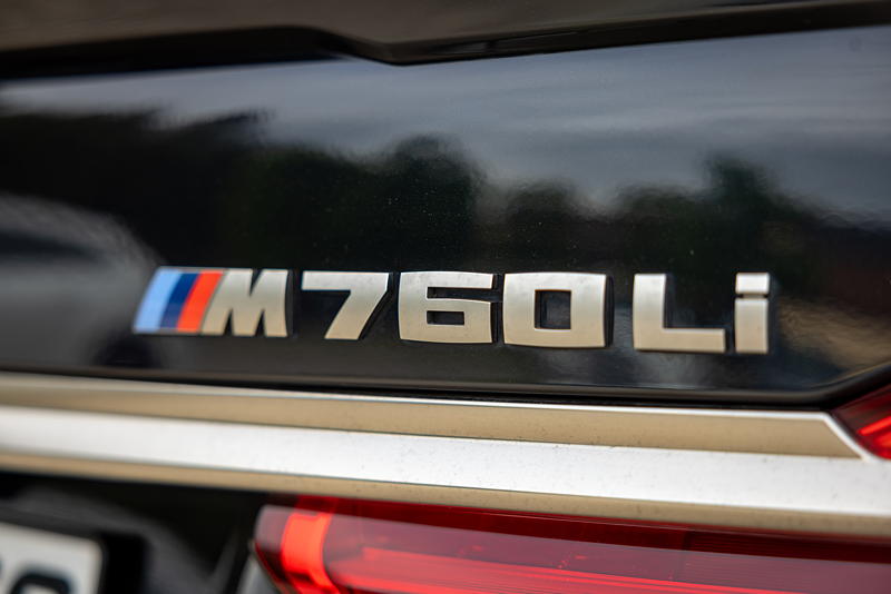 Rhein-Ruhr-Stammtisch im Mai 2026: BMW M760Li (FG12) von Gunnar ('Steve7466'), Typ-Bezeichnung auf dem Heck
