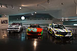 BMW M1 Art Car von Andy Warhol im BMW Museum, zwischen den Art Cars von Rauschenberg und Lichtenstein