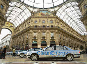 BMW 750hl (E38) in Mailand während der CleanEnergy World Tour