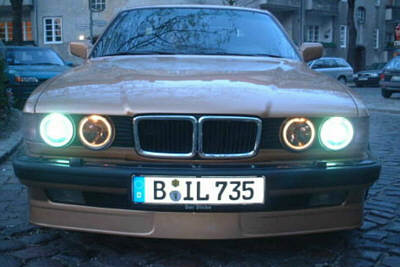 nachgerstete Xenon-Scheinwerfer und Standlichtringe im BMW 735iL (E32) von Torsten Henschel