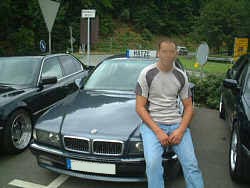 Mathias P. ('Matze') mit seinem BMW 740i