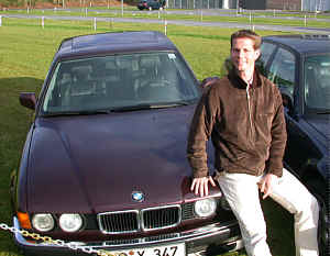 Steffen Sander ("Dr. Snuggles") mit seinem BMW 740i