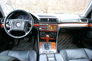 Der Innenraum des Alpina B12