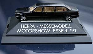 selbstgebautes Modell eines verlängerten 7ers (E32)