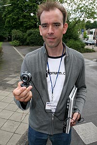 Matthias („TheTwinS74”) lief mit einer Webcam über das Gelände; das Bild wurde live ins Web übertragen