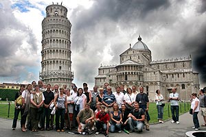 Gruppenfoto der Sternfahrt-Teilnehmer in Pisa