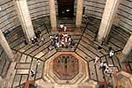 in der Taufkirche Baptisterium des Doms zu Pisa