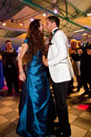 Polina ('ENGEL 07') und Giray ('BMW-Freak') beim Tanzen