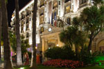 Carlton Hotel in Cannes am Abend
