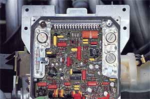 Steuereinheit der Digtalen Motor-Elekronik