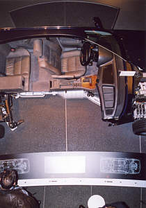 quer durchschnittener BMW 750iL im BMW Museum in München
