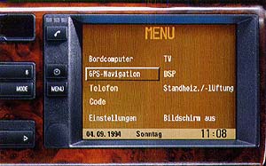 4:3 LCD-Monitor in der Mittelkonsole des 7er-BMWs