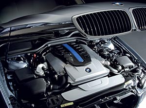 BMW Hydrogen 7 mit bivalentem V12-Motor für Wasserstoff- und Benzinbetrieb