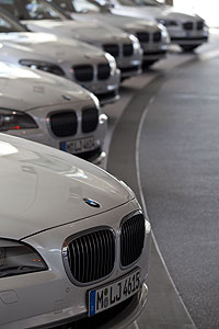 BMW 760Li Fahrzeuge in der BMW Welt in Mnchen im Rahmen der Presse-Prsentation