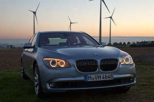 BMW ActiveHybrid in den Feldern von Unna
