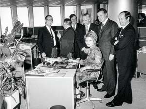 18. Mai 1973: Offizielle Eröffnung des BMW Hochhauses; Rundgang mit Eberhard v. Kuenheim, Max Streibl, Herbert Quandt und Prof. Karl Schwanzer (v.r.)