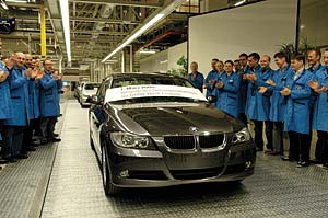 Start der Serienproduktion im BMW Werk Leipzig. Der erste 3er BMW luft im Jahr 2005 vom Band.