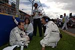 Jacques Villeneuve spricht vor dem Rennen mit seinem Renn-Ingenieur Giampaulo DallAra