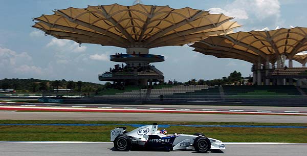 Jacques Villeneuve beim Formel 1-Qualifying in Sepang bei Kuala Lumpur in Malaysia