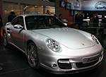 Porsche 911 Turbo, beschleunigt in 3,9 Sek. von 0 auf 100 km/h