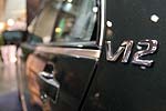 V12-Schild am 600 SEL, dem ersten Mercedes mit V12-Motor