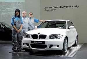 Mit einem BMW 118d produzierte das BMW Werk Leipzig am 3. Juli 2007 das 250.000ste Fahrzeug