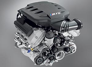 Vorderansicht des neuen BMW V8-Motors des BMW M3