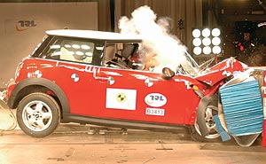 Der neue MINI Cooper - Fünf Sterne im Euro NCAP Crashtest 