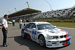 Mario Theissen schaut nach Olaf Manthey im BMW M3 GTR