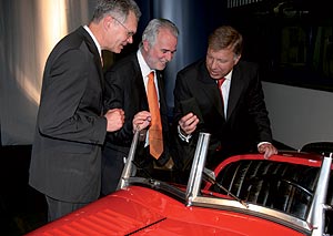 15 Jahre BMW Fahrzeugtechnik GmbH Eisenach am 15.03.2007; (v.l.n.r.) Peter Wolf, J�rgen Reinholz, Frank-Peter Arndt
