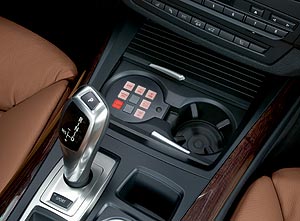 Der BMW X5 Security - Bedienfeld Wechselsprechanlage und Überfallalarm