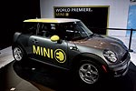 Weltpremiere auf der LA Auto Show: der MINI E