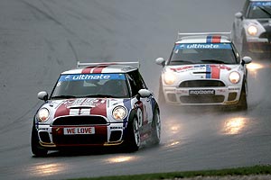 Regen auf dem Salzburgring. Olivier Metz (Chtillon-en-Michaille/F) und Daniel Keilwitz (Villingen) vom Team Schubert Motorsport sicherten sich die erste Startreihe