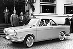 BMW Vorstände bei der Vorstellung des BMW 700 Coupés 1959