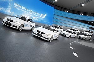 Steilkurve des BMW Messeauftritts auf der IAA 2009