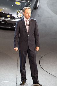 an Robertson bei der BMW Presse-Konferenz auf der IAA 2009.