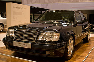 Mercedes E500 (W124) auf der Techno Classica 2009 in Essen