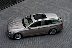 BMW 5er Touring mit Panorama Glas-Schiebedach (Modell F11)