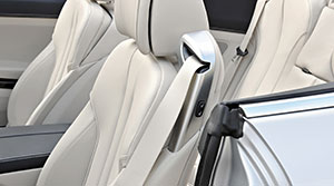 BMW 6er Cabrio (Modell F12), neue Leichtbau-Sitze mit integriertem Gurtsystem und crashaktiven Kopfstützen