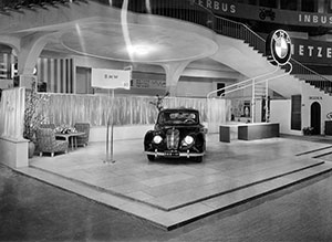 Premiere des BMW 501 'Barockengel' auf der IAA 1951