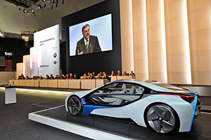   BMW Vision EfficientDynamics auf der BMW Hauptversammlung in der Münchner Olympiahalle